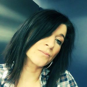 Meet your Posher, Dina